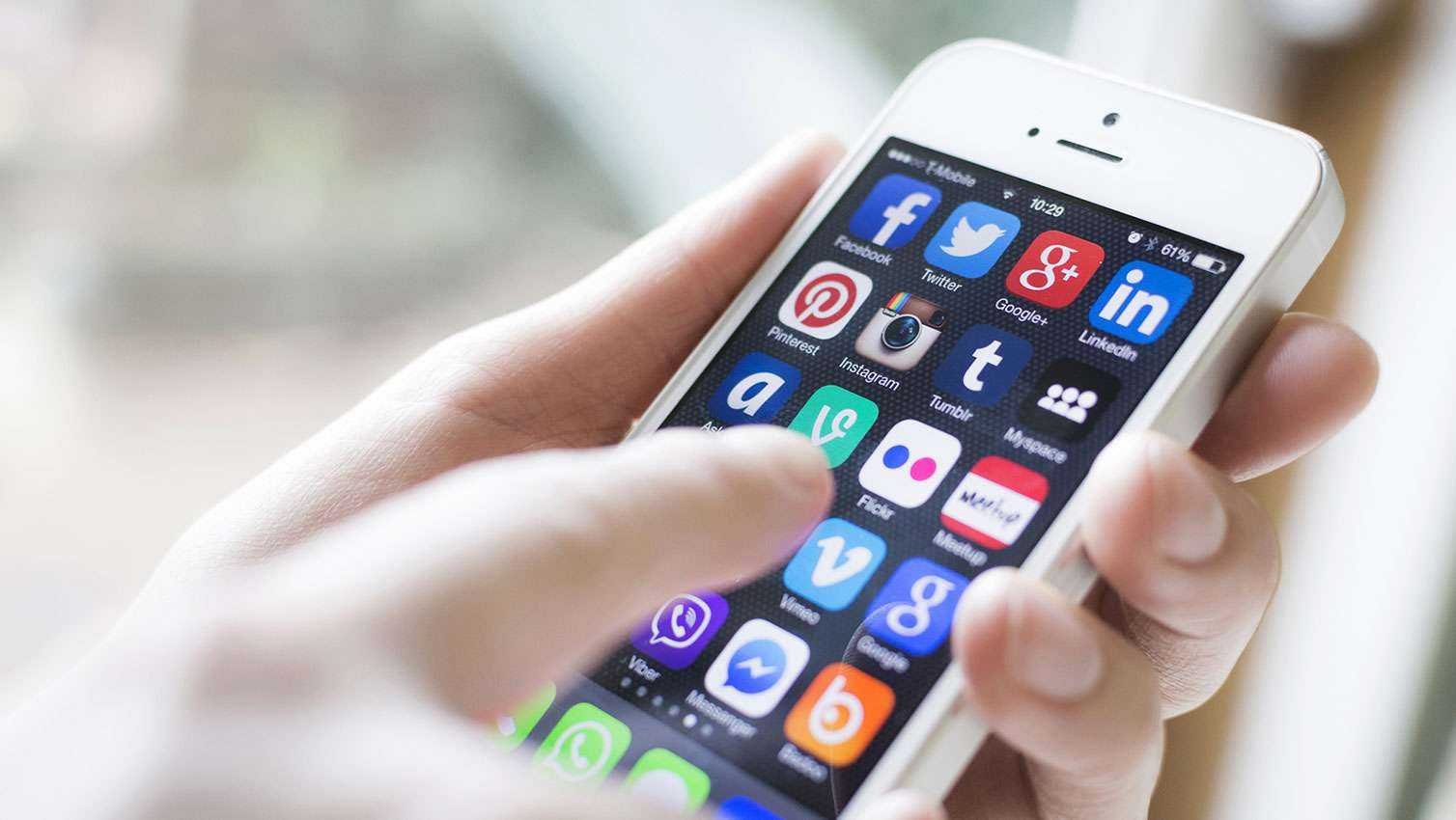 ‘We don’t talk anymore, like we use to do’ – 4 reasons why messaging is such a popular way of communication