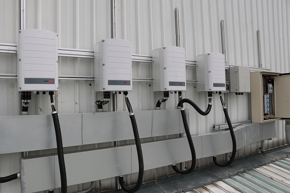 SolarEdge lanserar nästa generations kommersiella trefasväxelriktare för solpaneler – nu tillgängliga i Sverige