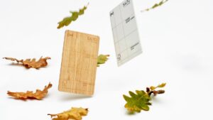 SALTO Systems introducerar nyckelkort i papper, bambu och trä för hotellgäster