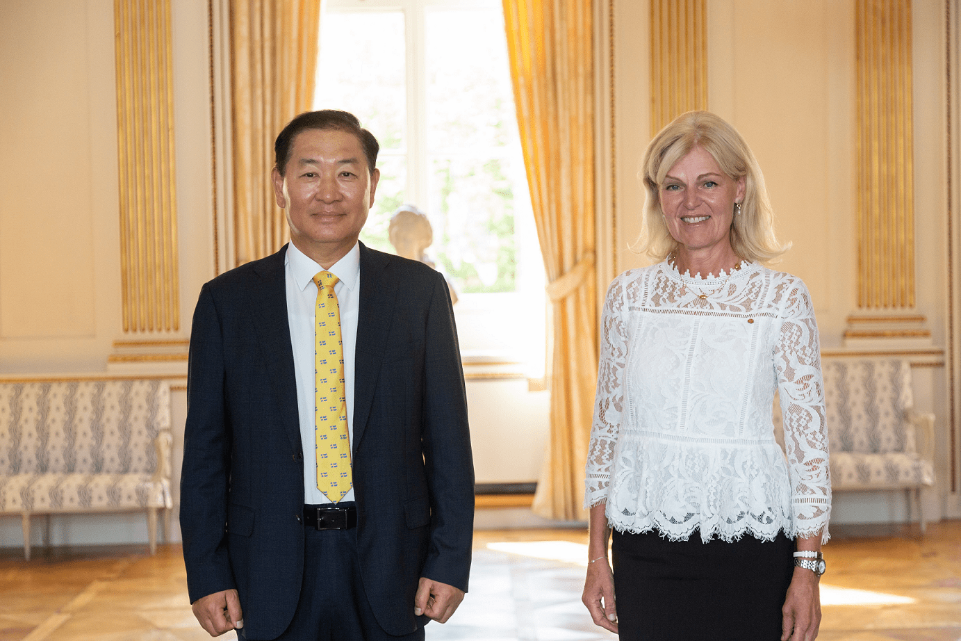 Samsung träffar utrikeshandelsminister Anna Hallberg för att diskutera den gröna omställningen och främjandet av svensk-koreanska handelsrelationer