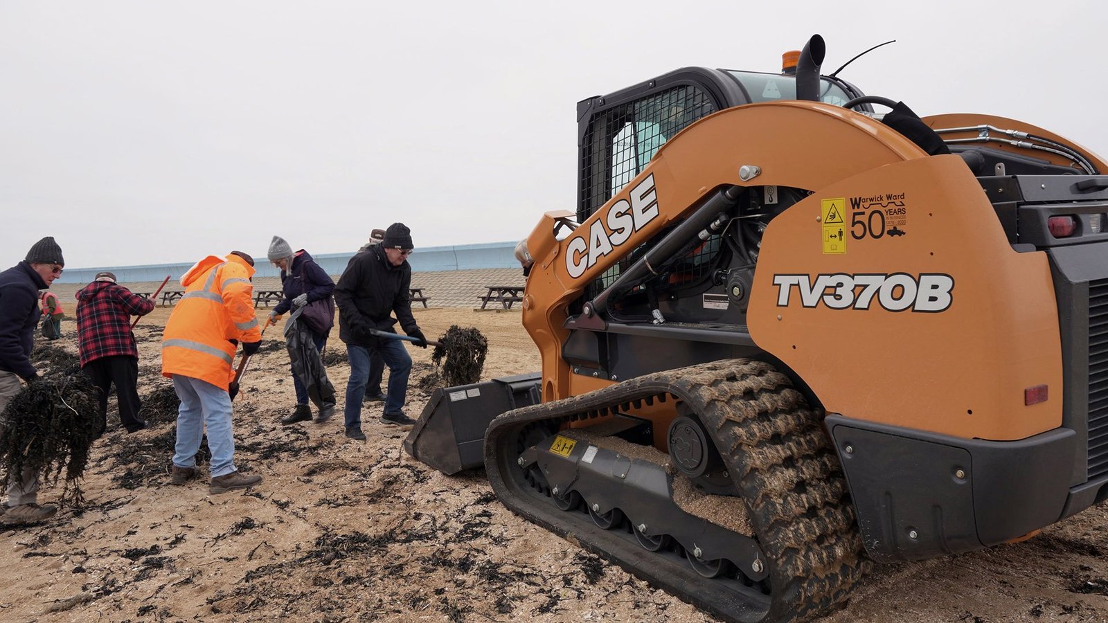 Case slutför strandstädningsprojekt