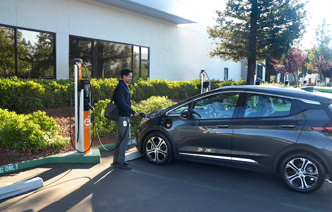 ChargePoint stärker sitt engagemang för förarupplevelsen med flera nya initiativ mot 100 % drifttid för elbilsladdare