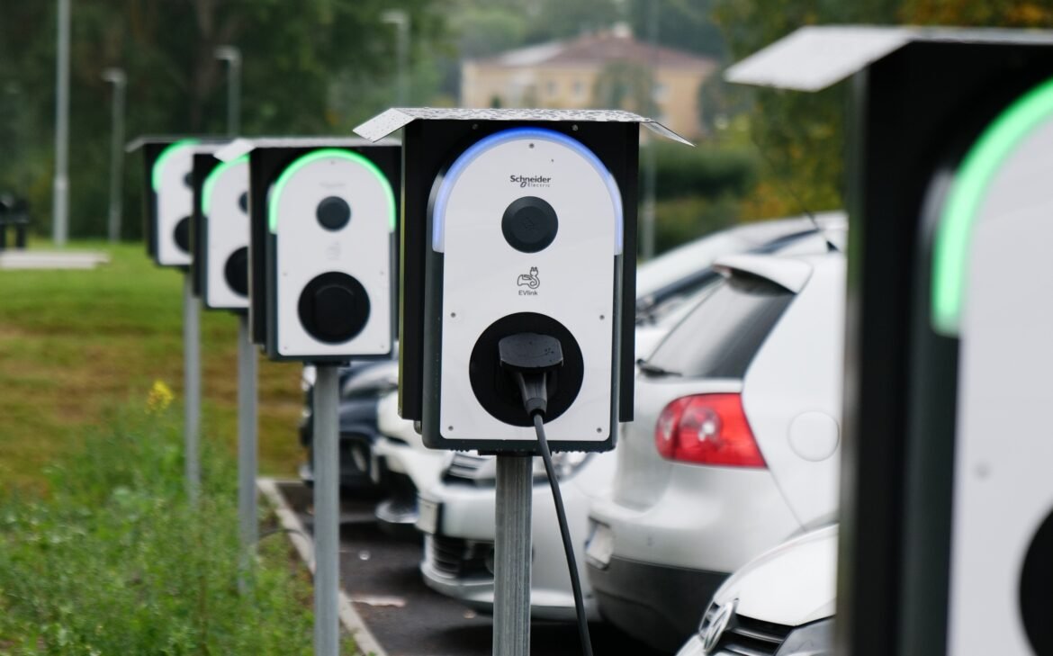 Schneider Electric levererar laddpark i centrala Uppsala