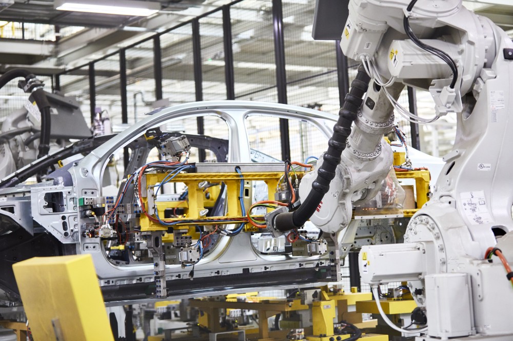 ABB:s smarta robotautomationslösningar stöttar Volvo Cars hållbarhetsmål