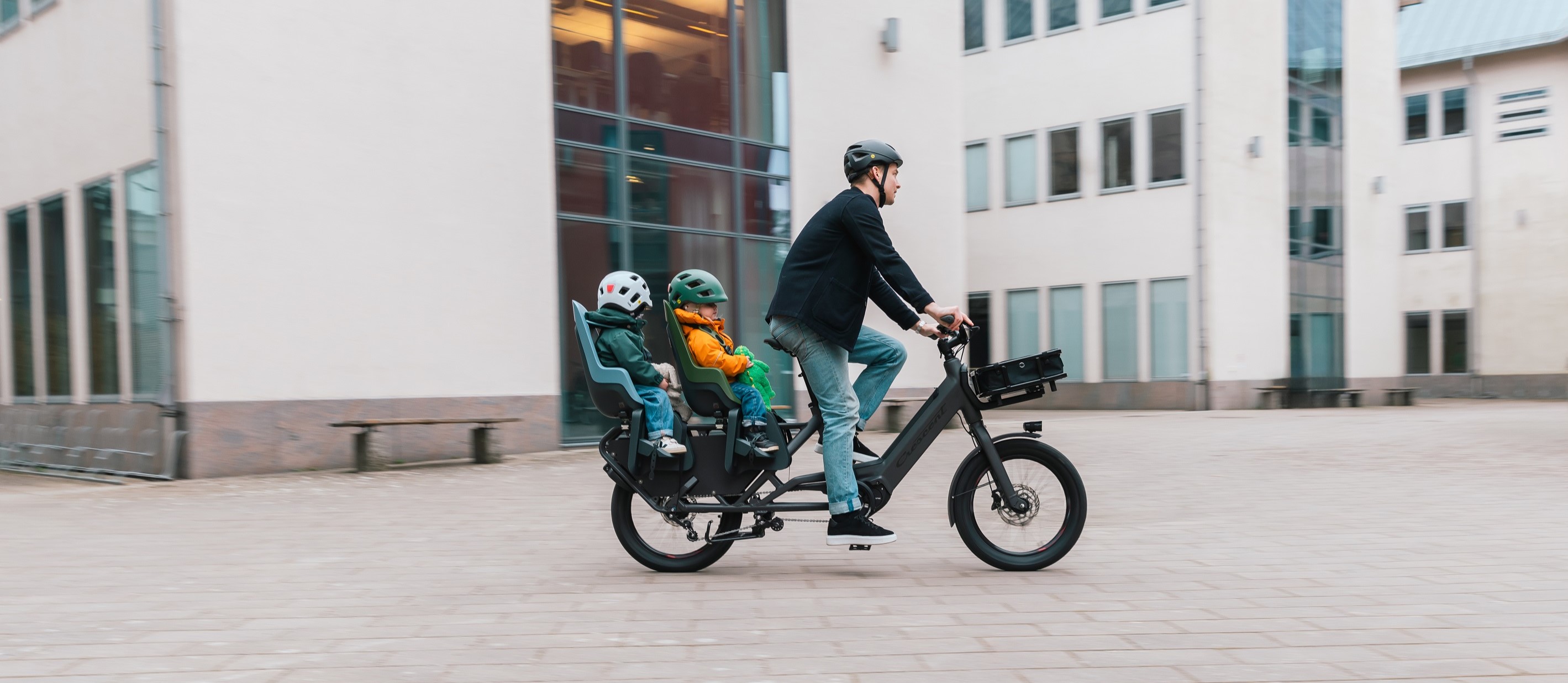 Crescent revolutionerar familjelogistiken med lanseringen av Elast – den ultimata kompakta long-tail elcykeln