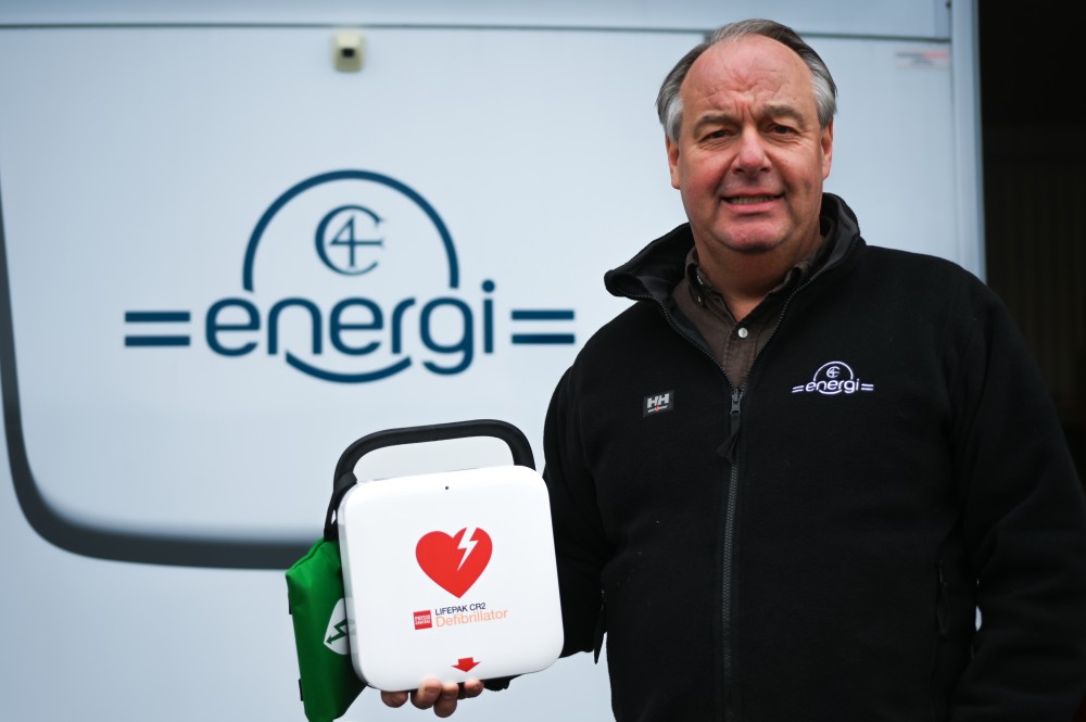 C4 Energi ökar tryggheten i Kristianstad - med hjärtstartare i husbilen