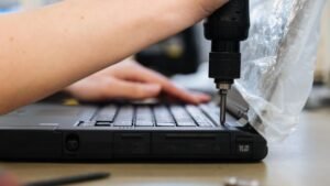 Ny studie: 75 procent av företagen vill göra hållbara IT-inköp - men deras handlingar avslöjar något annat