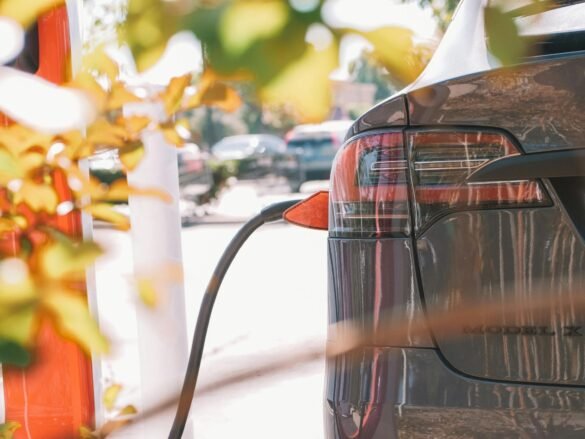 Laddstationer för elbilar lågt prioriterat av svenskarna