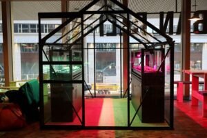 Innovativa tekniker för stadsodling testas i samarbete med restaurang