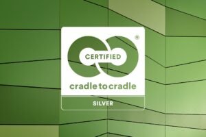 Cirkularitet är vägen framåt för byggbranschen – och med certifieringar blir det ännu lättare att välja återvinningsbara material Rockpanel blir miljöcertifierade. Cirkulär ekonomi är vägen framåt för byggbranschen