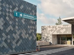 Miljöstation med återbrukat zink från Kiasma-museet vinner stort designpris Miljöstation med återbrukat zink från Kiasma-museet vinner stort designpris
