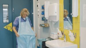 Trioworlds cirkulära lösning för plastförkläden införs i Region Stockholm Trioworlds cirkulära lösning för plastförkläden införs i Region Stockholm
