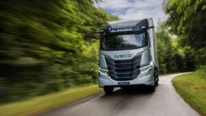 Ny helelektrisk lastbil rullar ut i Sverige