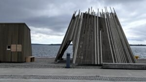 Luleå-studenter vann iskallt uppdrag - byggde minihus med minimal påverkan